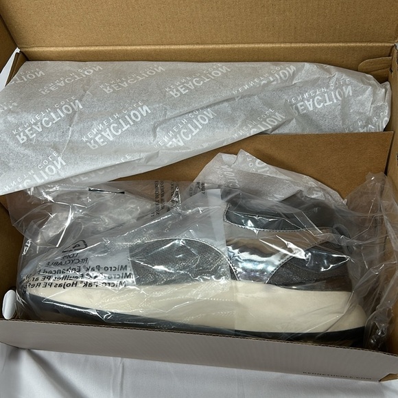 Kenneth Cole Reaction Women's Women's Christal Sneaker, Grey Size 7 New in Box - Picture 6 of 6
